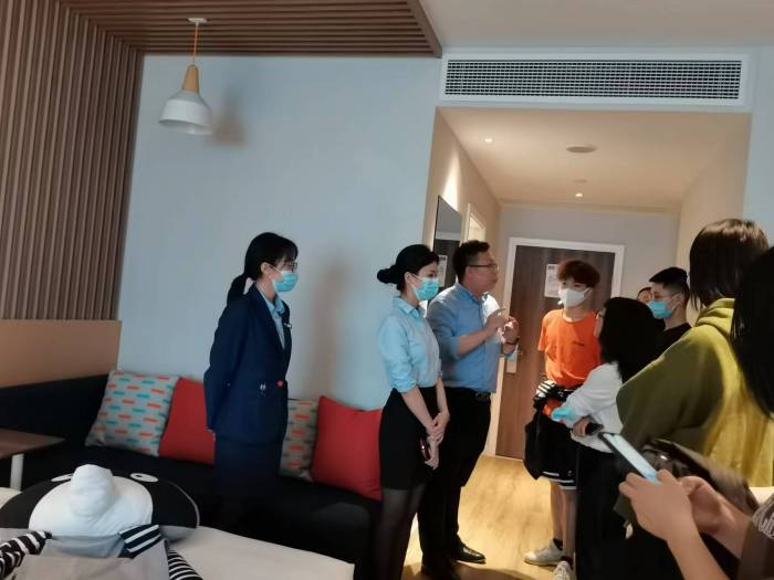 图片5(1).jpg 图片5(1).jpg